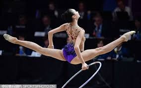 什么是“推饼子”？解析这种民间麻将变种游戏的快节奏魅力与风险。（走近“推饼子”：民间麻将变体的快节奏魅力与潜在风险）